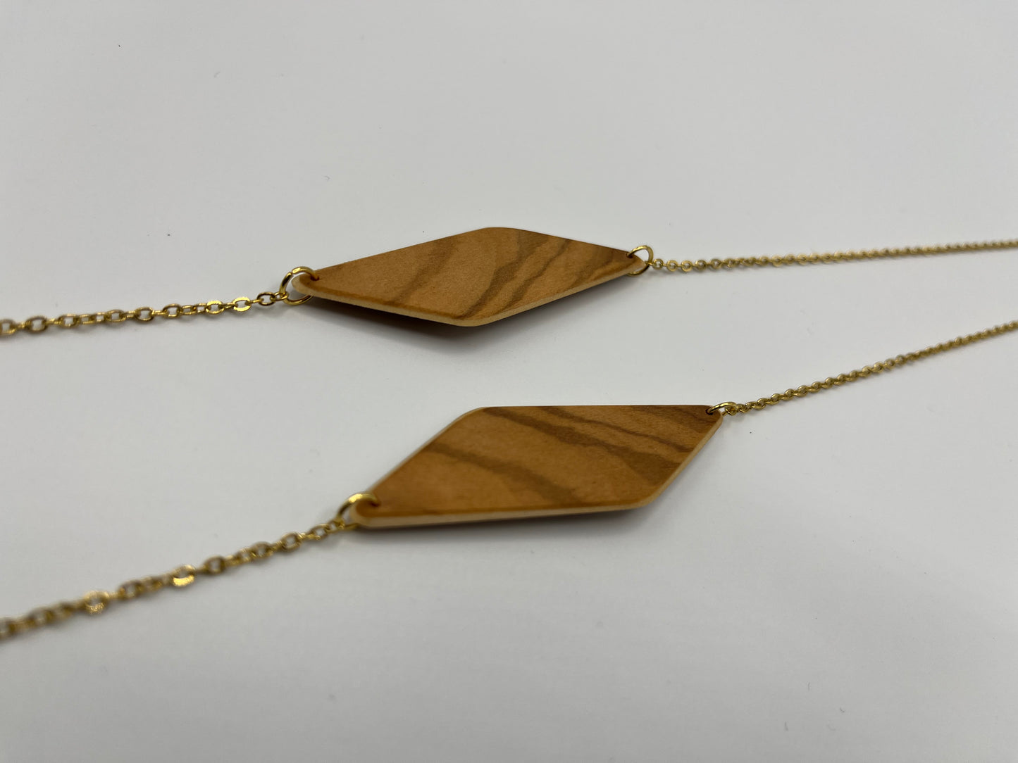 Olive & Linden Tree Glases Chains