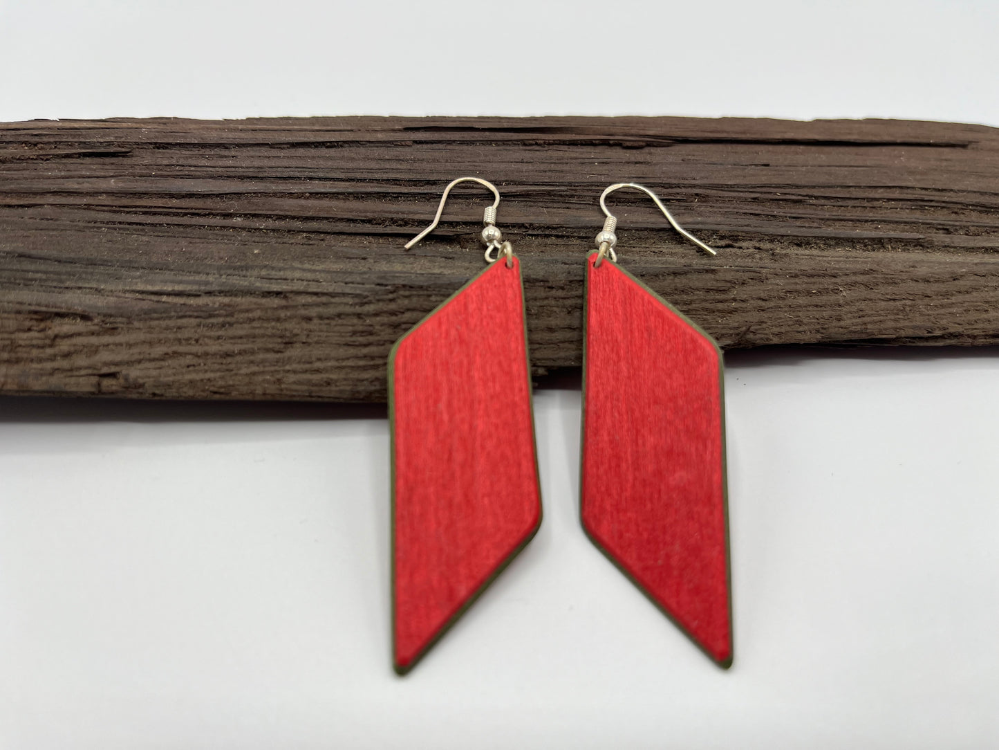 Red & Green Dyed Linden Tree Rhomboids with Hooks