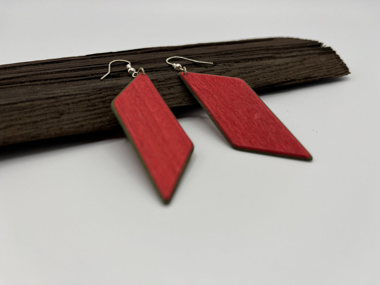 Red & Green Dyed Linden Tree Rhomboids with Hooks