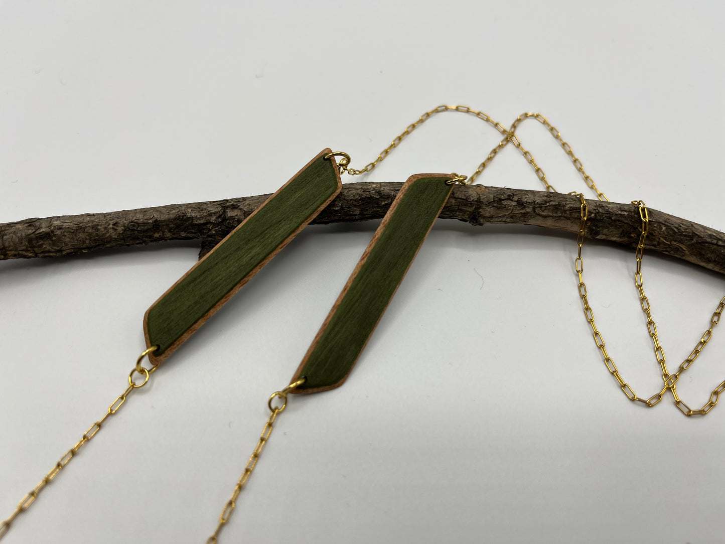 Green Dyed Linden Tree & Mahogani Glasses Chains